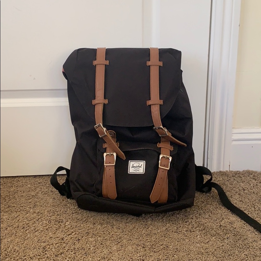 black herschel backpack